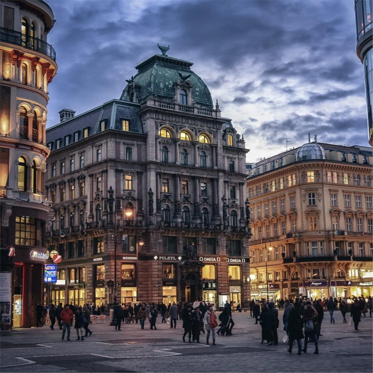 İzmir'den Uçaklı 7 Gece 8 Gün Konaklamalı Viyana & Salzburg & Prag & Budapeşte Turu