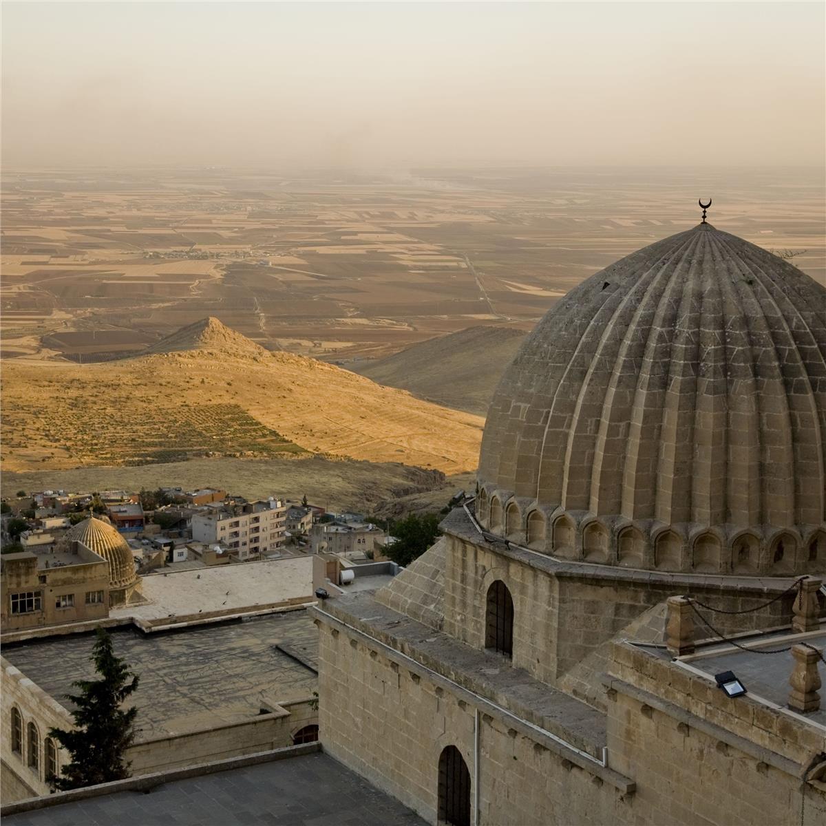 İzmir'den Uçak İle Hareketli 5 Gece 6 Gün Konaklamalı GAP ve Doğu Anadolu Turu