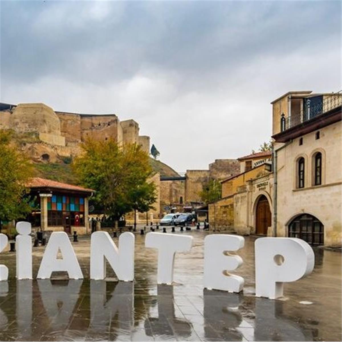 İzmir'den Uçak İle Hareketli Yılbaşı Özel 2 Gece 3 Gün Cihangir Konağı Butik Otel Konaklamalı Butik Şanlıurfa Turu. Üstelik Urfam Konuk Evinde Unutulmaz Yılbaşı Gecesi Yemeği ve Eğlencesi Dahil