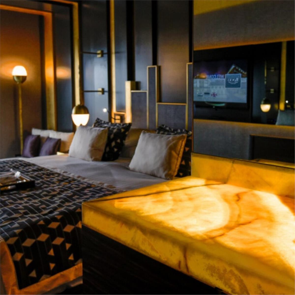 İzmir'den Uçak Bileti ve Otel Transferi Dahil 2 Gece 3 Gün Yarım Pansiyon Konaklamalı Rocks Hotel Casino İrem Derici Yılbaşı Galası 35.150TL'den Başlayan Fiyatlarla