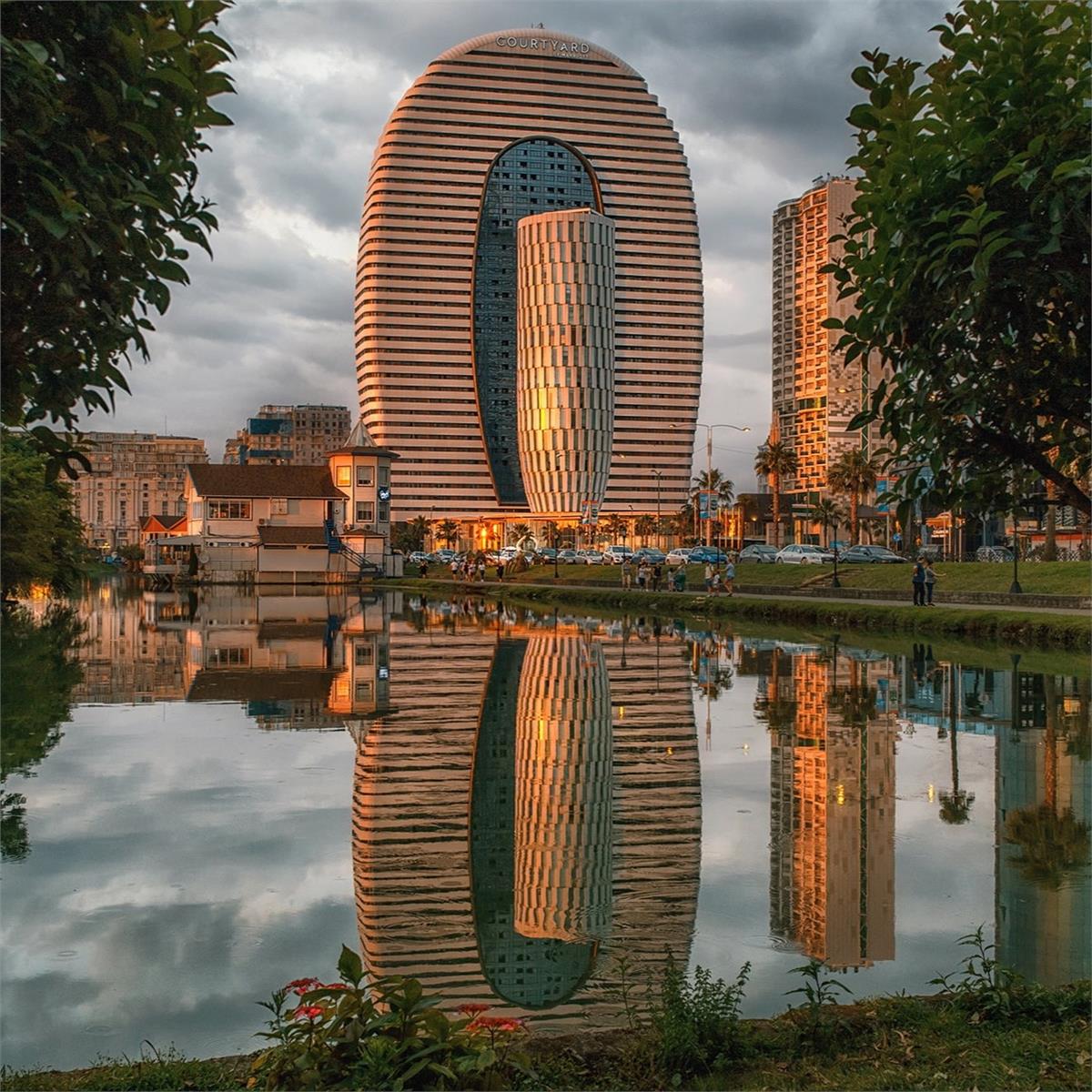 İzmir'den Uçak İle Kalkışlı Yılbaşı Özel 3 Gece 4 Gün 5* Euphoria Batumi Hotel Konaklamalı Batum Turu. Üstelik Gala Dahil