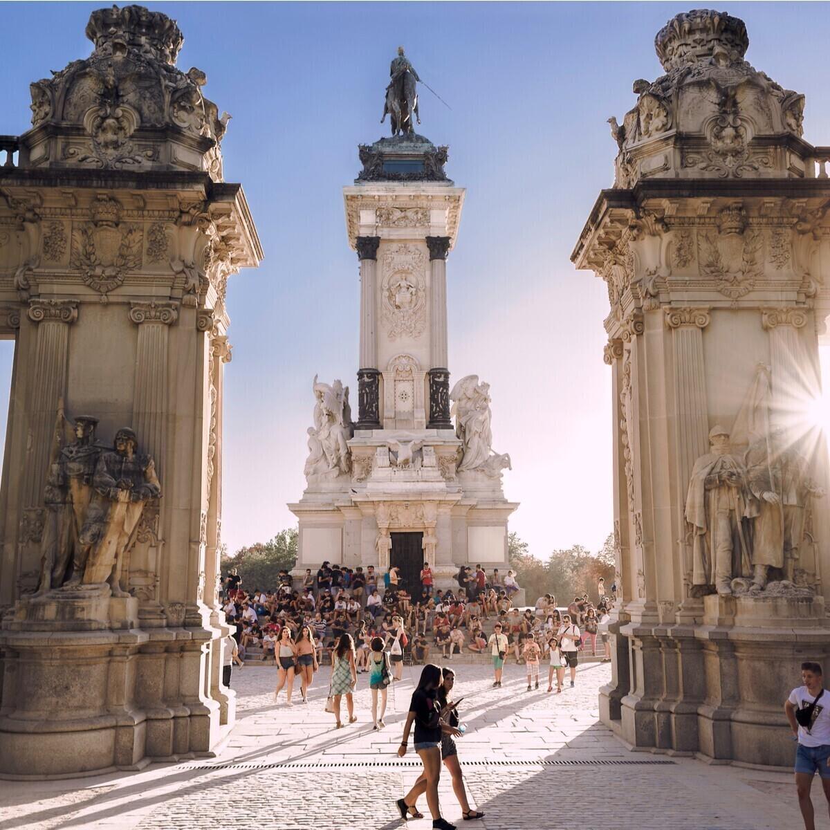 İzmir'den Uçaklı 7 Gece 8 Gün Konaklamalı Keşif Dolu İspanya Ve Endülüs Turu