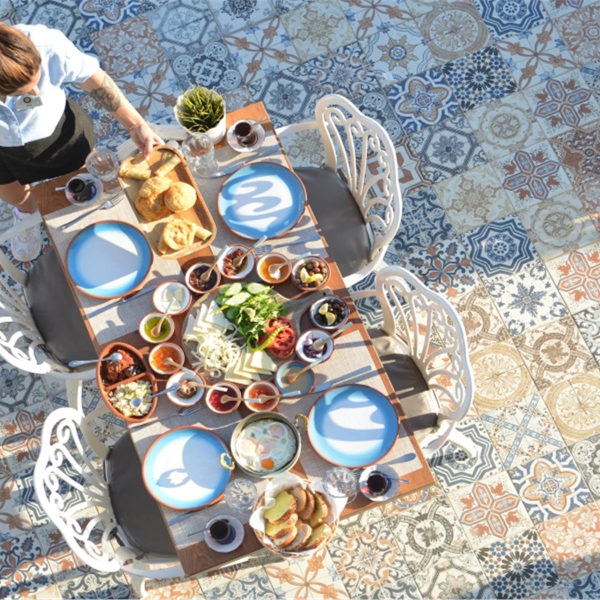 Şirince Nea Efessos Hotel’de Kahvaltı Dahil 2 Kişi Konaklama