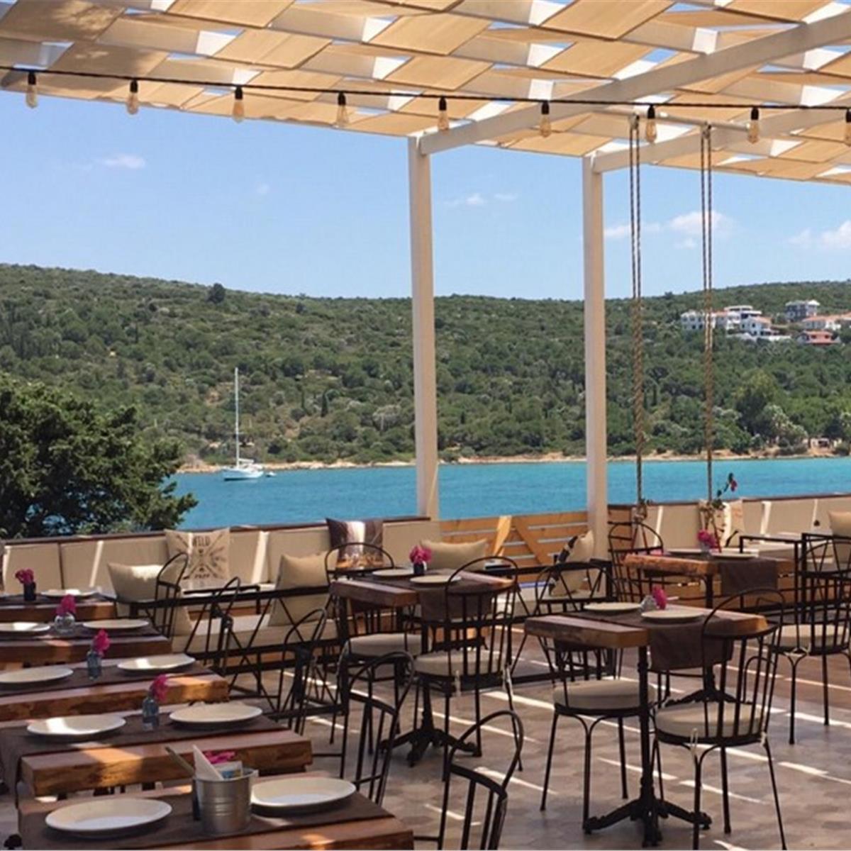 Çeşme Riva Del Mare Beach Şezlong, Şemsiye Gün Boyu Beach Kullanımı, İçecek ve Yemek Menü