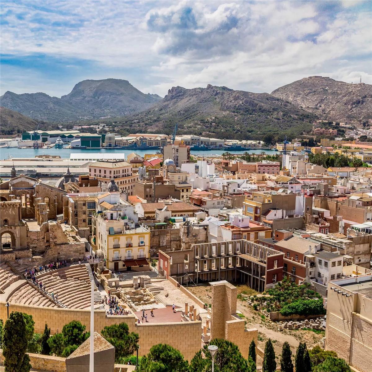 İzmir'den Uçak İle Hareketli 7 Gece 8 Gün Konaklamalı İspanya ve Endülüs İkonları Turu