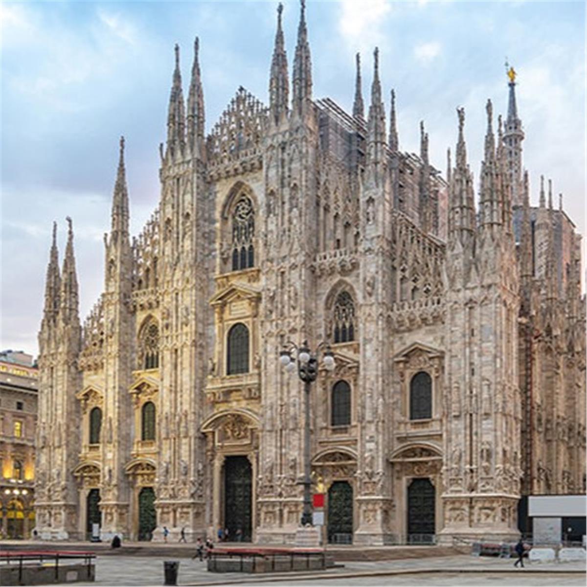 İzmir'den Uçak İle Çıkışlı ve 3 Gece 4 Gün Konaklamalı Milano Outlet & Shopping Turu