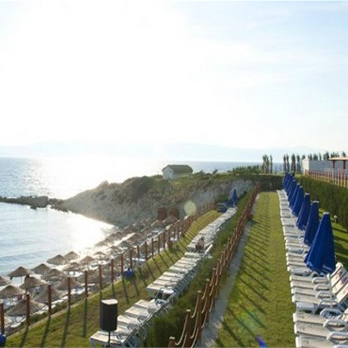 Çeşme Dilaila Beach Giriş, Şezlong, Şemsiye veya Kahvaltı