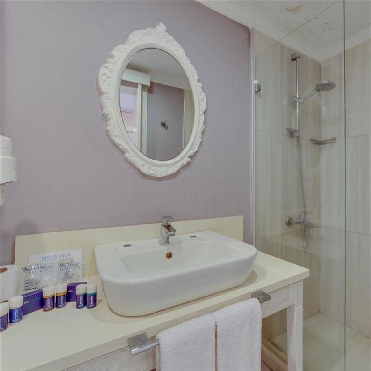 İzmir Kalkışlı Ulaşım ile 3 ve 4 gece seçenekli Bodrum Mio Bianco Resort Otel Herşey Dahil Konaklama	