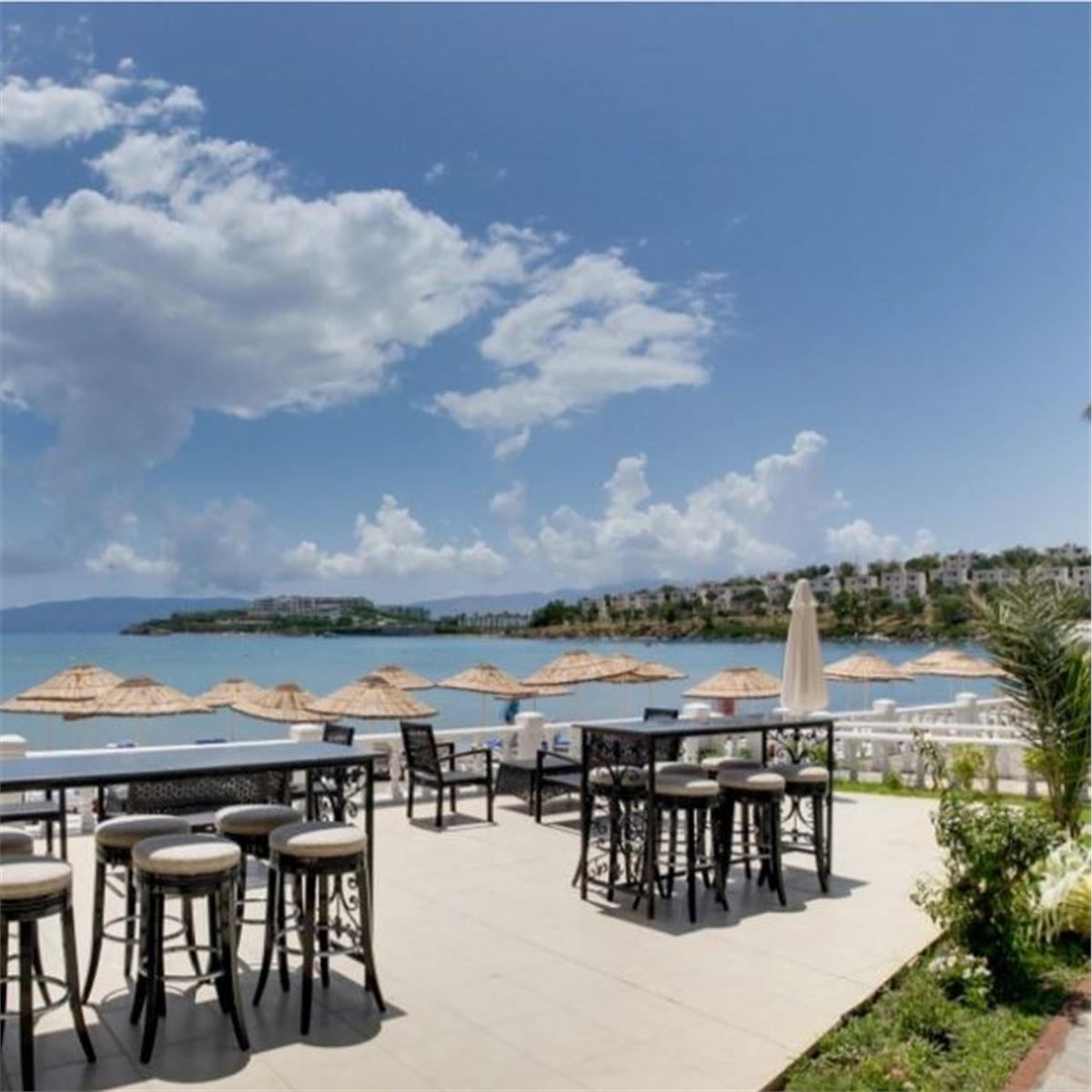 İzmir Kalkışlı Ulaşım ile 3 ve 4 gece seçenekli Bodrum Mio Bianco Resort Otel Herşey Dahil Konaklama	