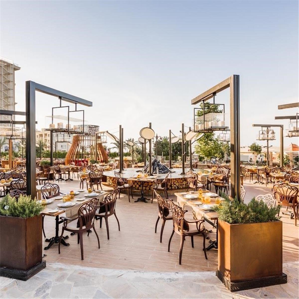 İzmir'den Uçak İle Hareketli Kıbrıs Lord’s Palace Hotel Tam Pansiyon Plus Konaklama Seçenekleri