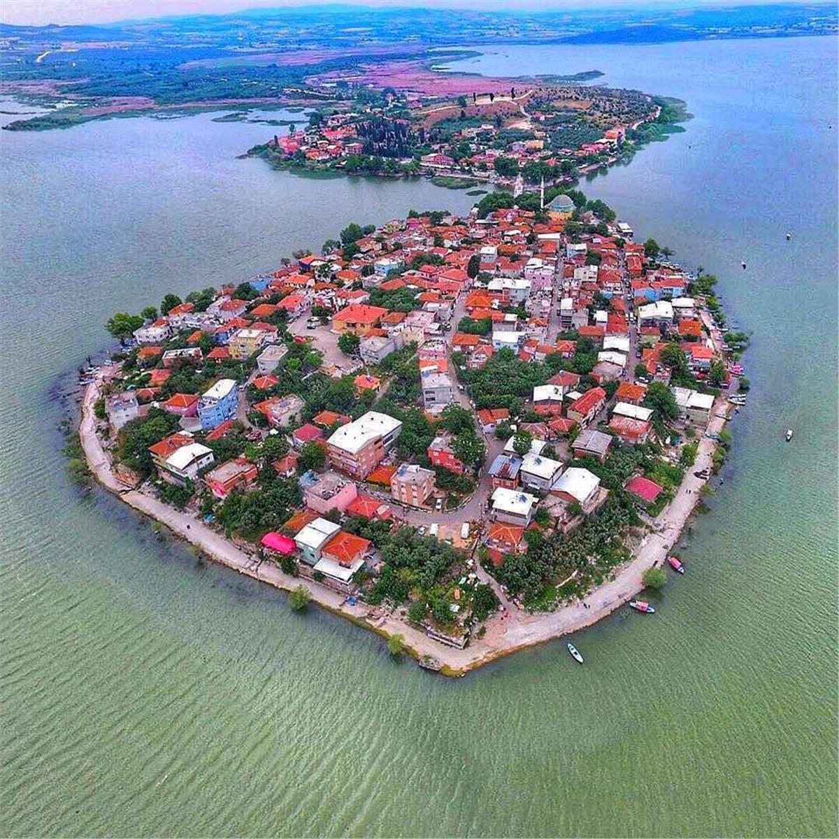 İzmir Çıkışlı Yılbaşı Özel 2 gece 3 gün Konaklama ve Limitsiz Yerli İçecekli Yılbaşı Gala Yemeği Dahil Bursa Uludağ Turu.