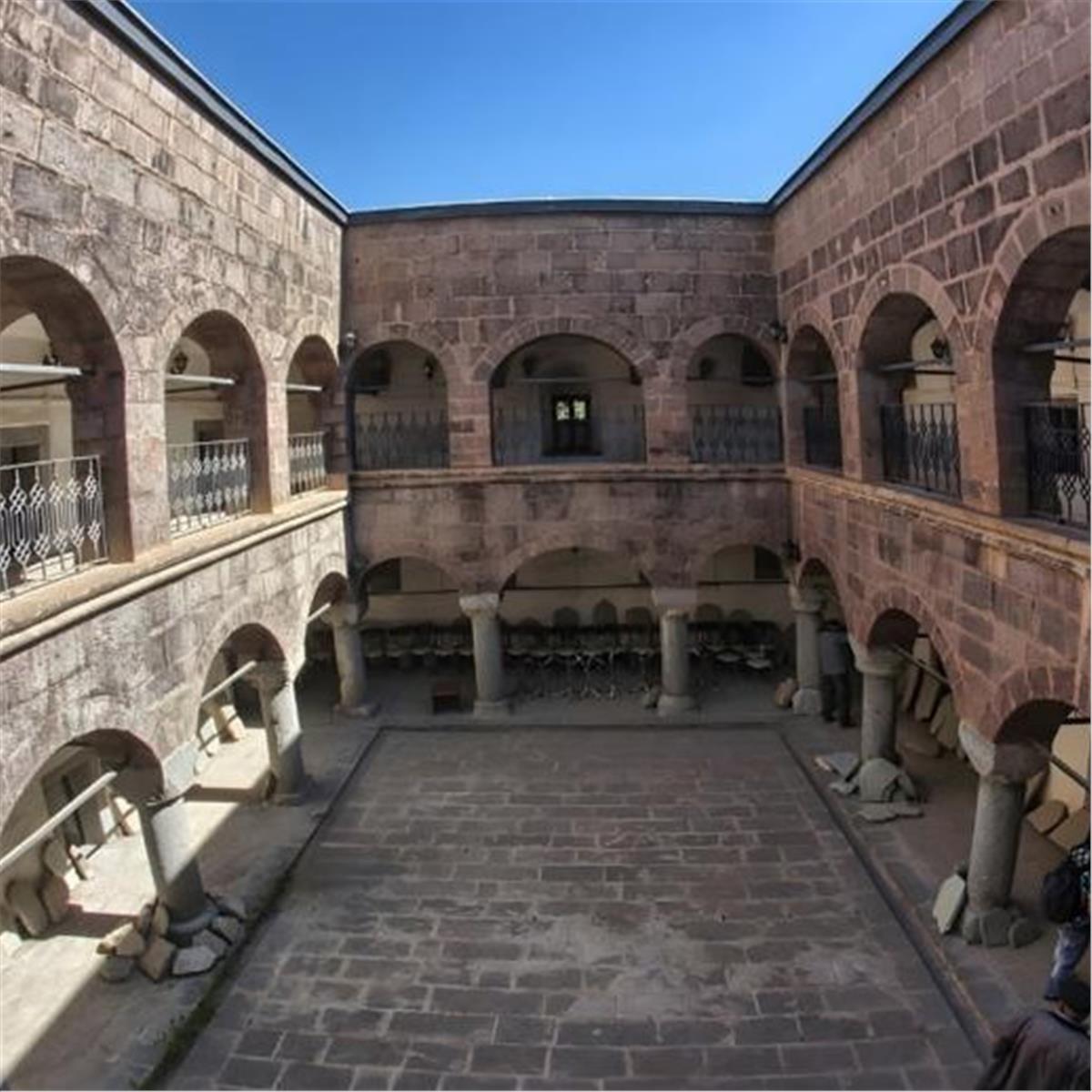 İzmir'den Uçaklı 6 Gece 7 Gün Konaklamalı GAP Doğu Anadolu ve Nahçıvan Turu