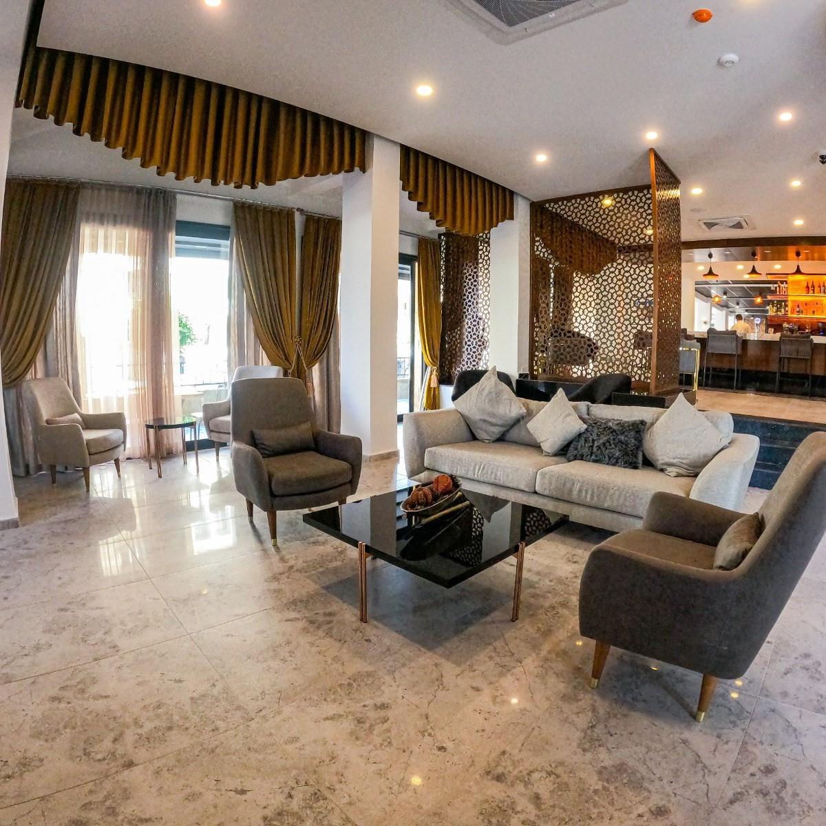 İzmir'den Uçak İle Hareketli Kıbrıs Dorana Hotel Konaklama Seçenekleri