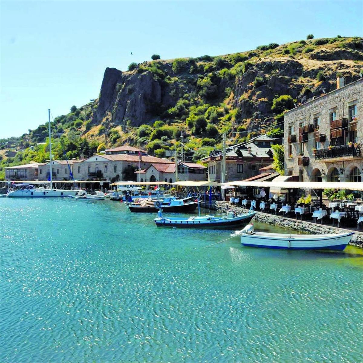 İzmir Çıkışlı 1 Gece 2 Gün Assos, Cunda, Kazdağları Behramkale ile Kuzey Ege Turu.