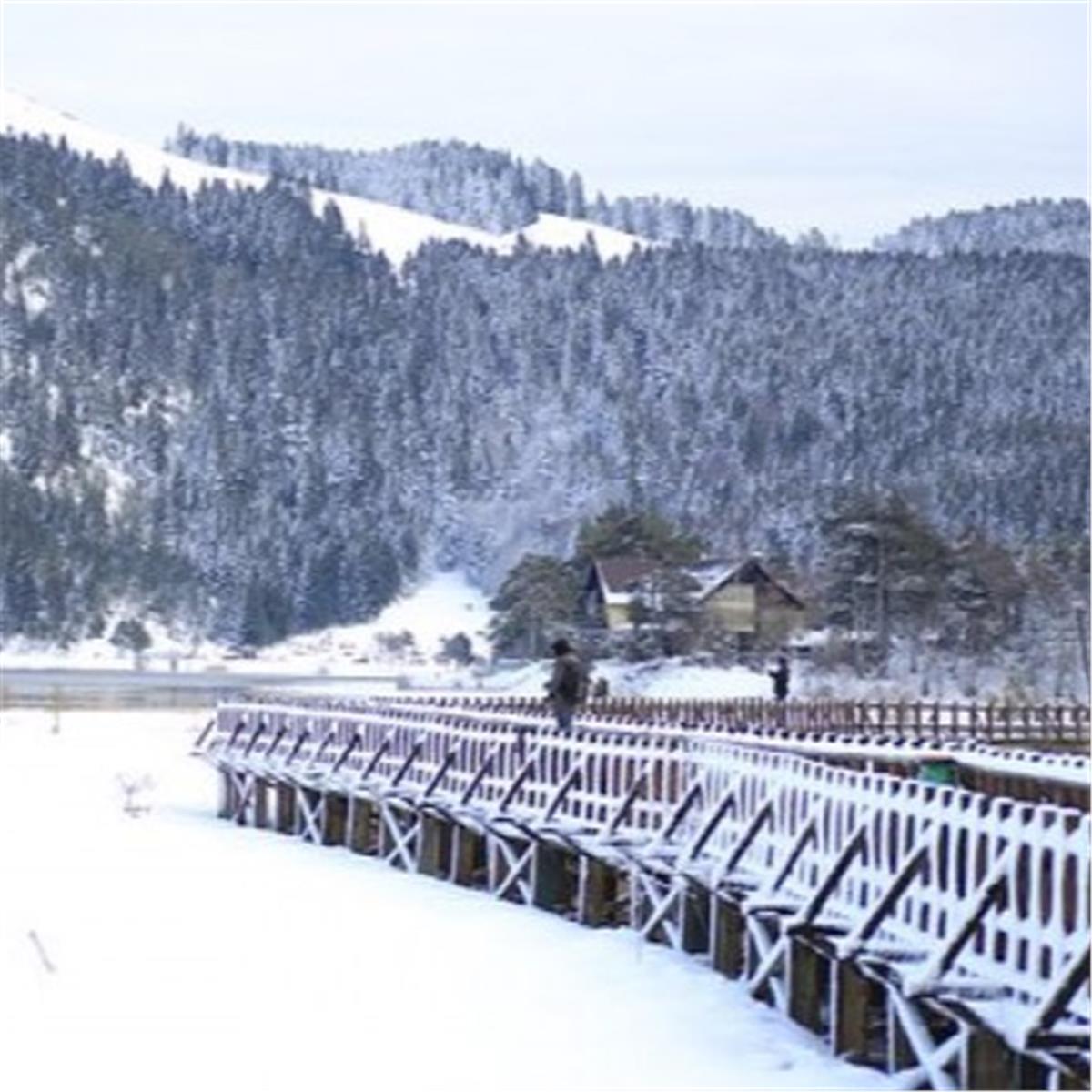 İzmir Çıkışlı Yılbaşı Özel Limitsiz İçecekli Gala Yemeği İle 2 Gece 3 Gün 5* Ramada By Wyndham Hotel Konaklamalı Abant Kartepe Kartalkaya Uludağ Turu