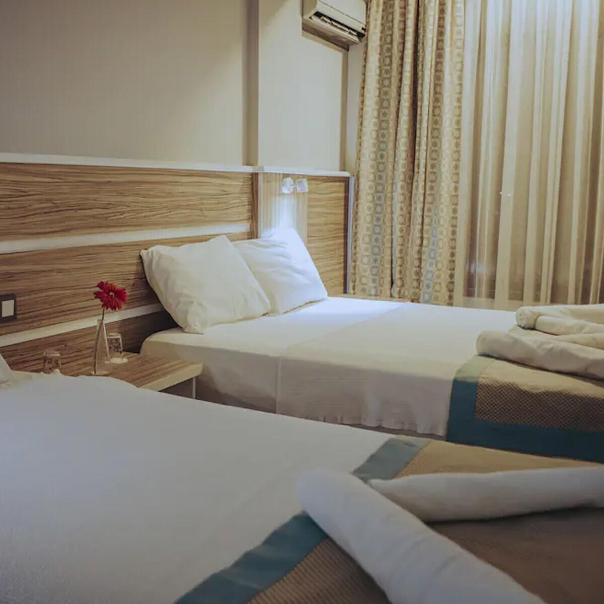 Pırlanta Butik Otel Çeşme'de Beach girişi ve kahvaltı dahil çift kişi konaklama