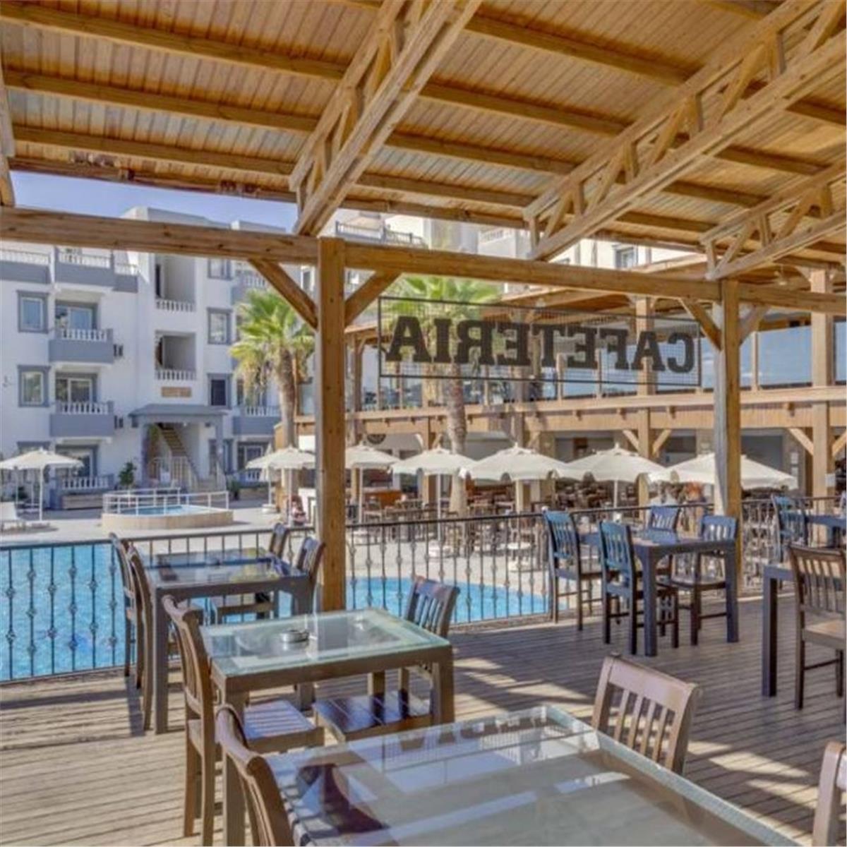 İzmir Kalkışlı Ulaşım ile 3 ve 4 gece seçenekli Bodrum Smart Holiday Hotel Herşey Dahil Konaklama