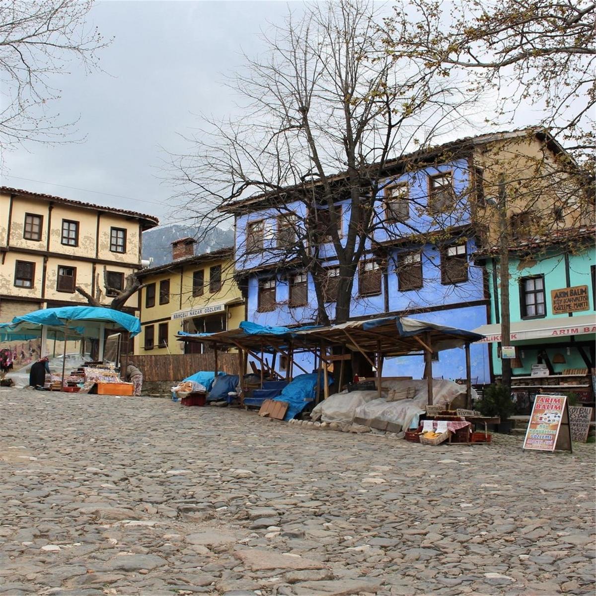 İzmir Çıkışlı Yılbaşı Özel 2 gece 3 gün Konaklama ve Limitsiz Yerli İçecekli Yılbaşı Gala Yemeği Dahil Bursa Uludağ Turu.