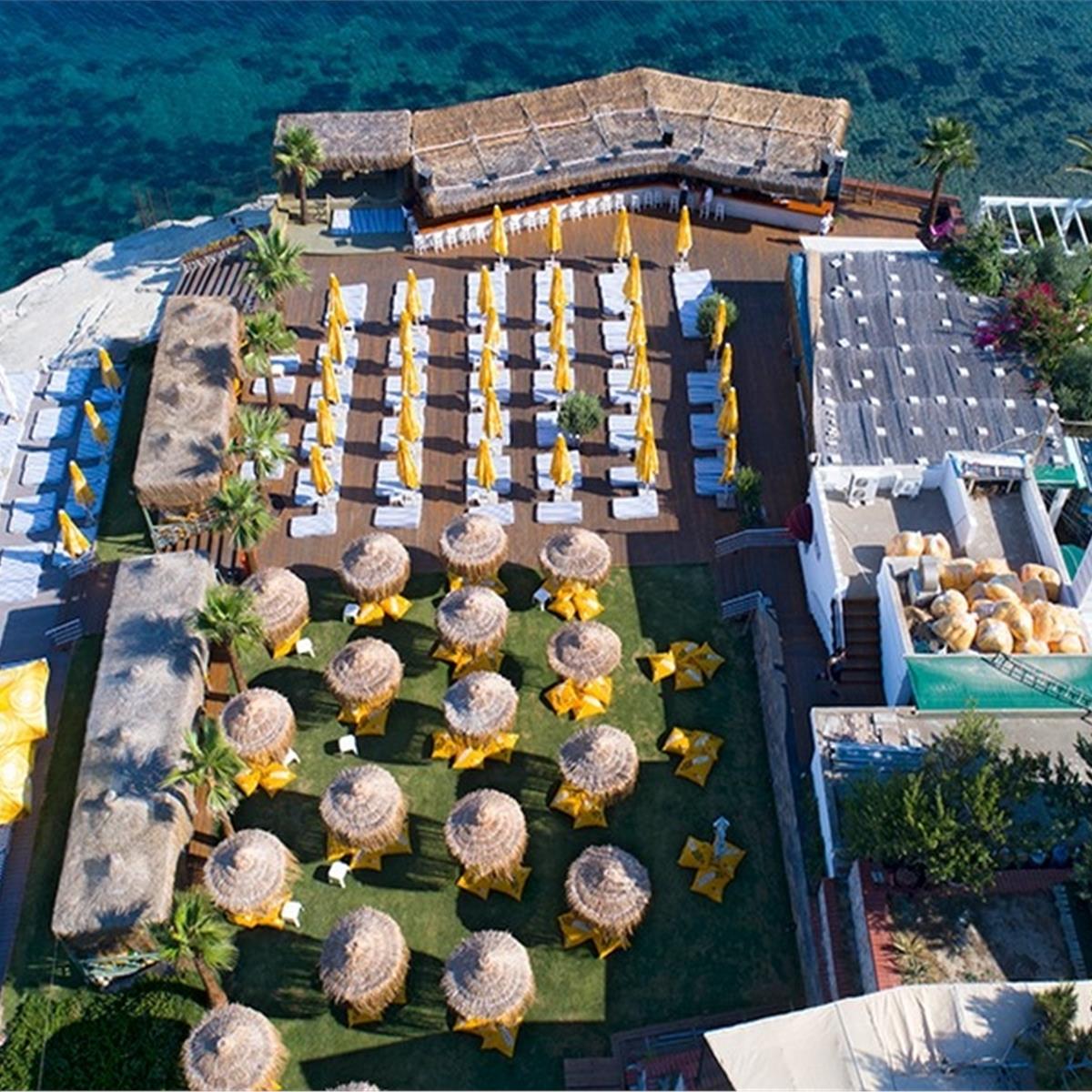 Mordoğan Ayıbalığı Seal Beach 2 Kişi Konaklama, Kahvaltı ve Beach Keyfi