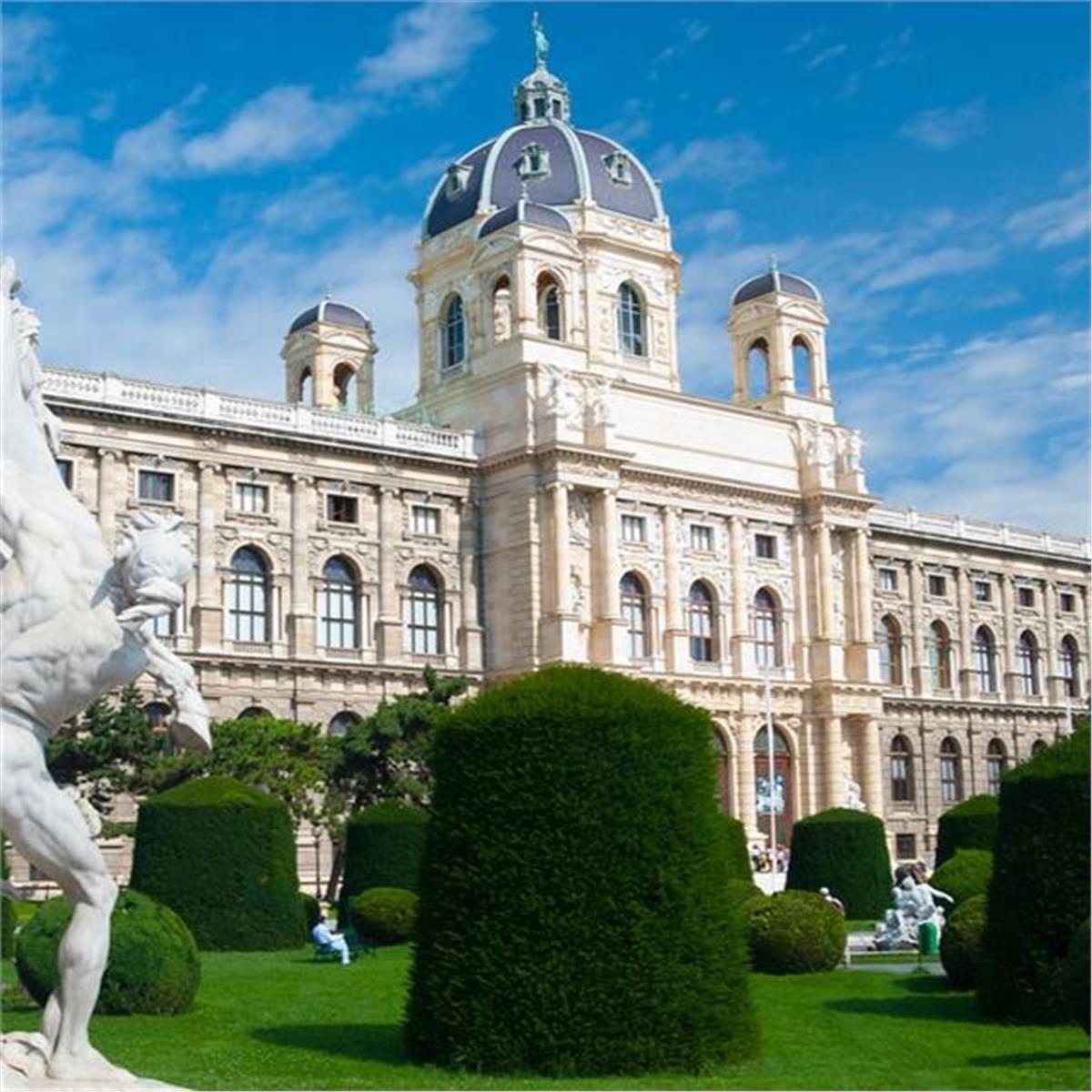 İzmir'den Uçak İle Hareketli 4 Gece 5 Gün Konaklamalı Tüm Ekstralar Dahil Münih & Hallstat & Salzburg & Viyana Turu