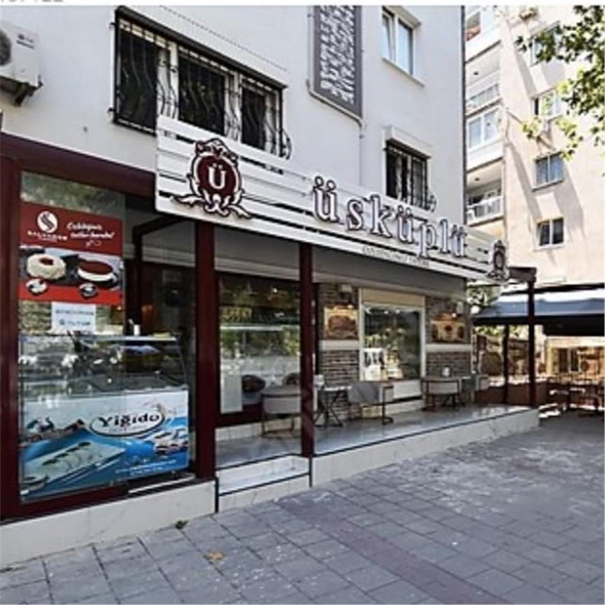 Bornova Üsküplü Cafe’de seçenekli enfes Tatlı ve Pastalar eşliğinde kahve keyfi