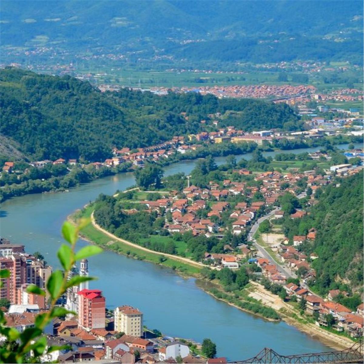 İzmir'den Uçak İle Hareketli Vizesiz Kosova ve Tiran Büyük Balkan Turu