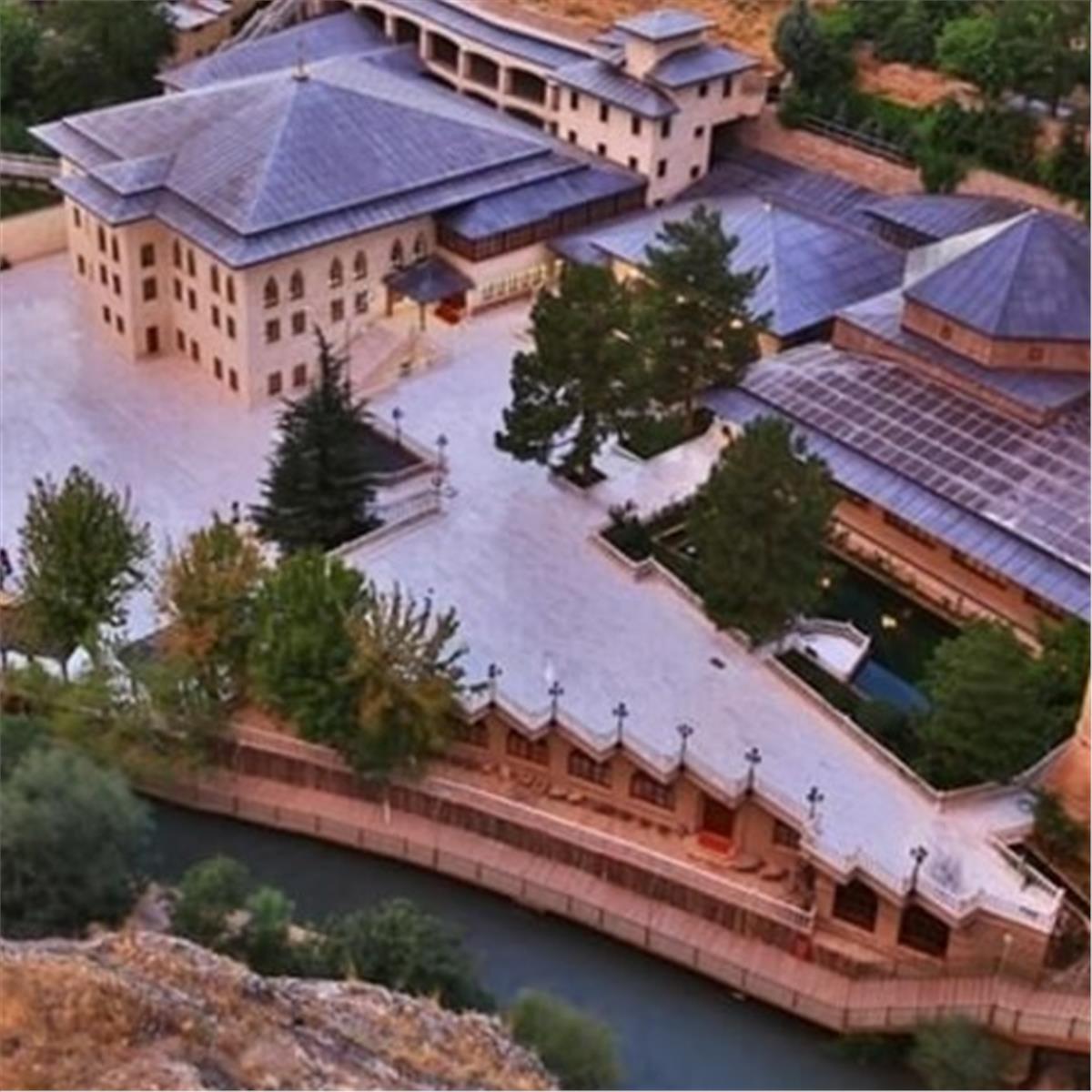 İzmir Çıkışlı 6 Gece 7 Gün Konaklamalı Munzur ve Van İle Büyülü Doğu Anadolu Turu