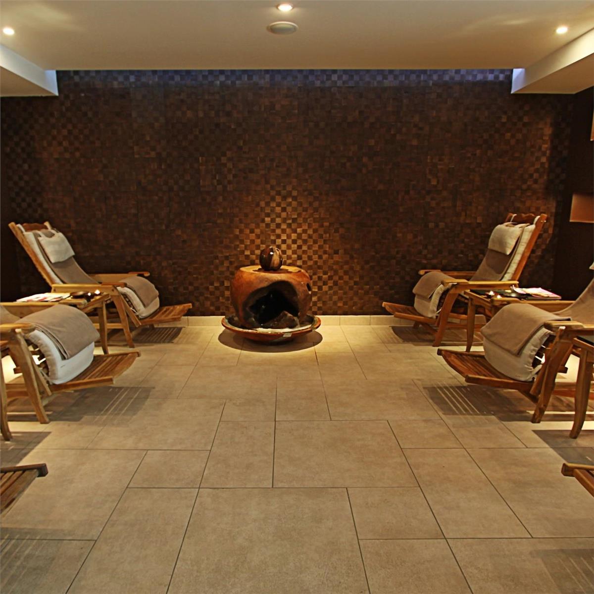 İzmir'den Uçak İle Hareketli Kıbrıs İzmir'den Uçak İle Hareketli Kıbrıs Arkın Palm Beach Hotel Yarım Pansiyon Konaklama Seçenekleri