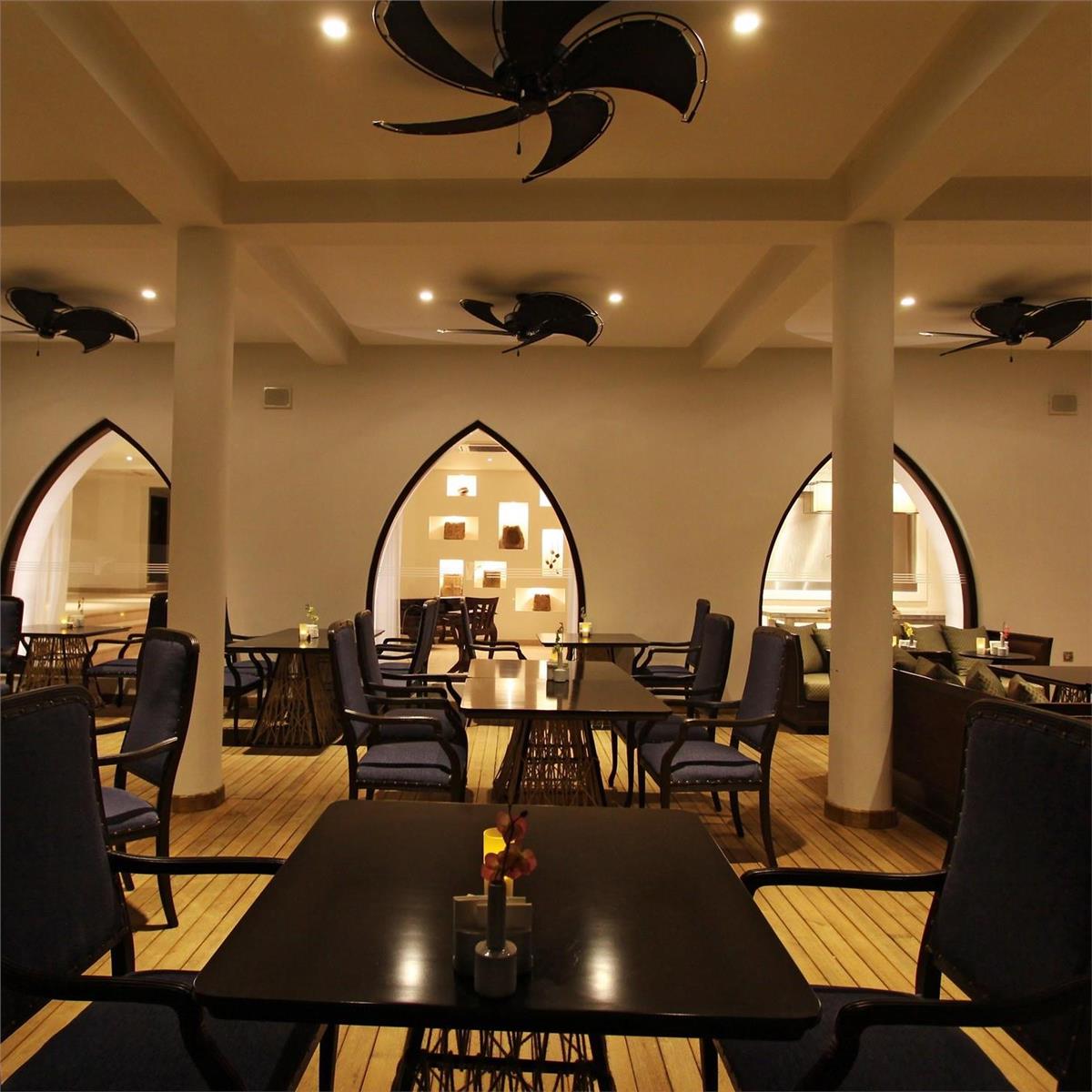 İzmir'den Uçak İle Hareketli Kıbrıs İzmir'den Uçak İle Hareketli Kıbrıs Arkın Palm Beach Hotel Yarım Pansiyon Konaklama Seçenekleri