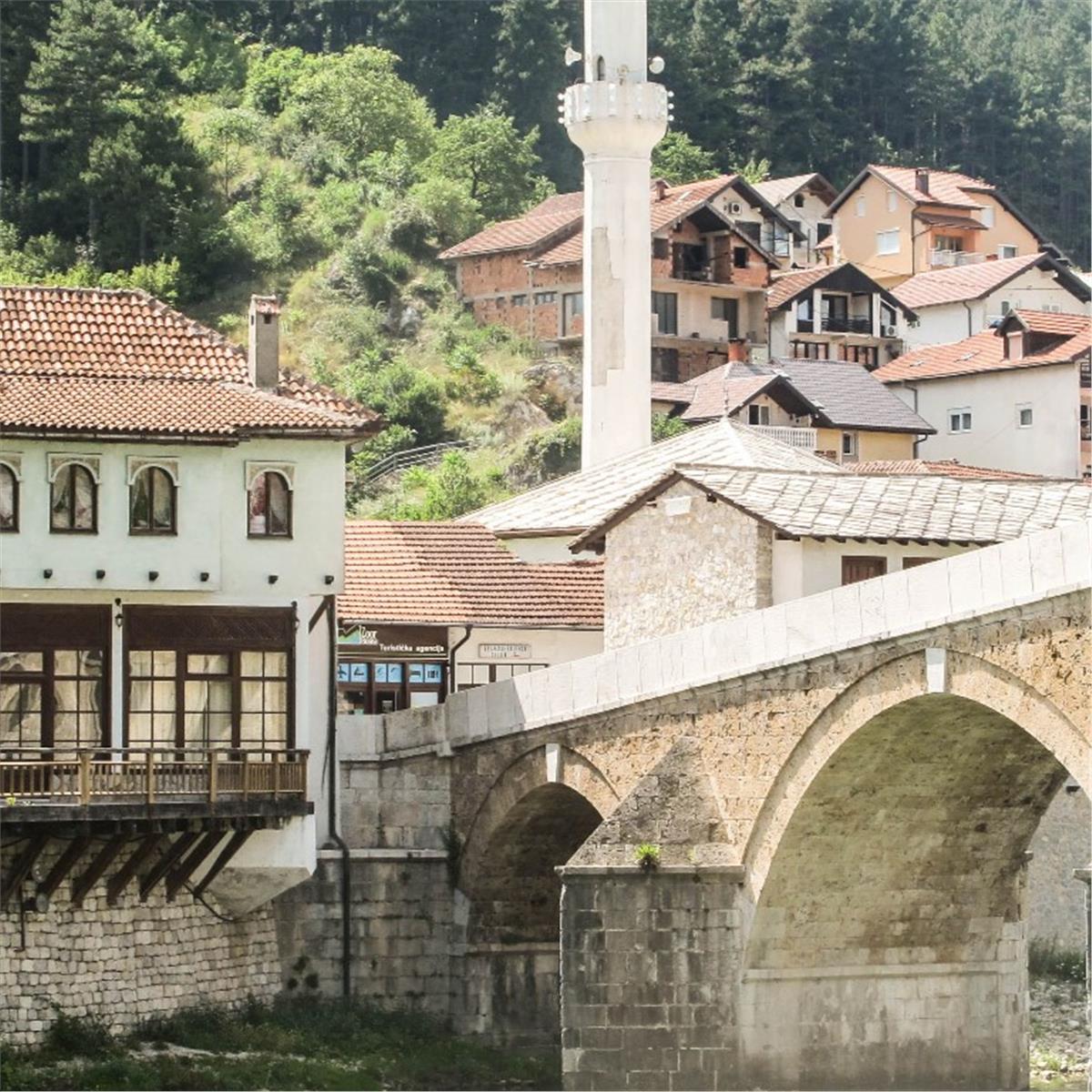 İzmir'den Uçak İle Hareketli Vizesiz Kosova ve Tiran Büyük Balkan Turu