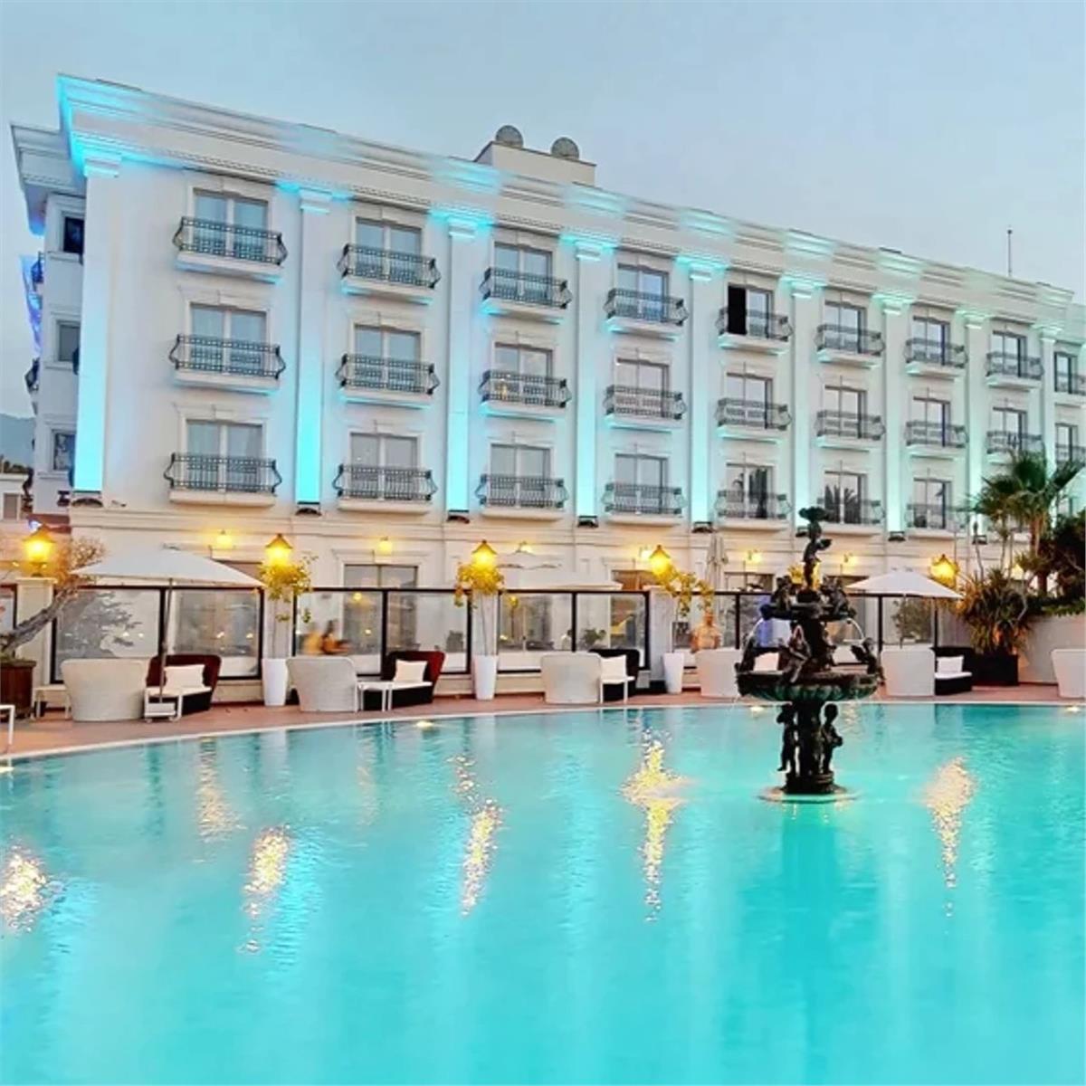 İzmir'den Uçak Bileti ve Otel Transferi Dahil 2 Gece 3 Gün Yarım Pansiyon Konaklamalı Rocks Hotel Casino İrem Derici Yılbaşı Galası 35.150TL'den Başlayan Fiyatlarla