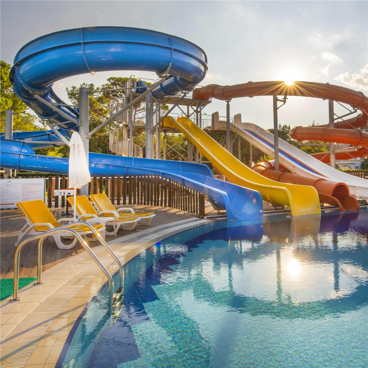 İzmir'den Uçak Bileti ve Otel Transferi Dahil 2 Gece ve 3 Gün Konaklamalı Kıbrıs Salamis Bay Conti Resort Hotel'de Gülden Yılbaşı Galası