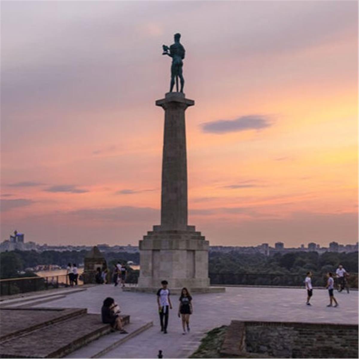 İzmir'den Uçaklı 3 Gece 4 Gün Konaklamalı Belgrad Noel Pazarları Turu