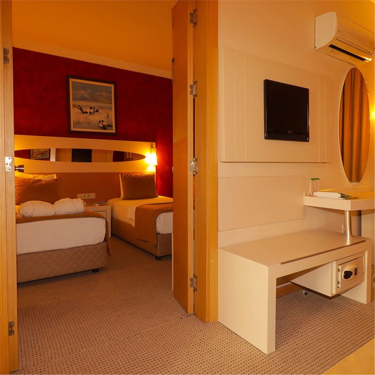 İzmir Çıkışlı Yılbaşı Özel 2 gece 3 gün Yılbaşı Gala Yemeği Dahil 5* Lycus River Thermal & Spa Hotel Konaklama Üstelik Limitsiz Yerli İçecekli