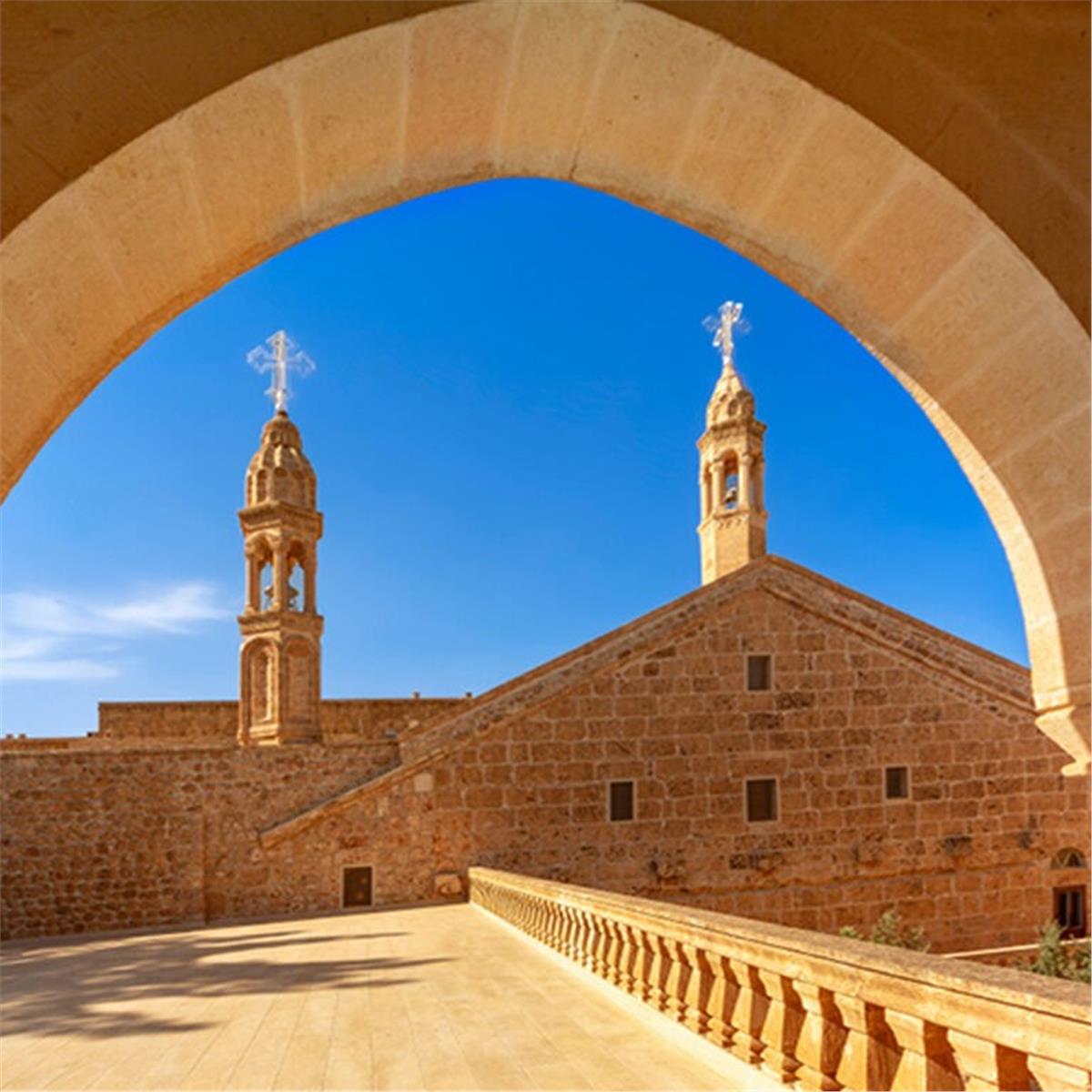 İzmir'den Uçak İle Hareketli 2 Gece 3 Gün Konaklamalı Mardin, Urfa, Zerzevan Kalesi, Diyarbakır Turu. Mardin Gidiş - Diyarbakır Dönüş