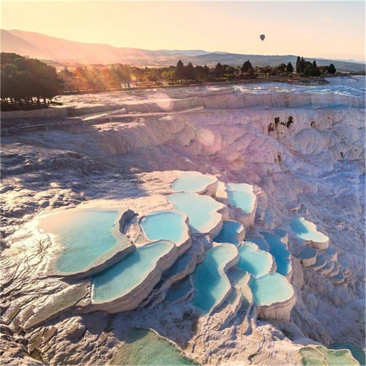 İzmir'den Otobüslü Günübirlik Afrodisias Pamukkale Salda Gölü Turu. Üstelik Sabah Kahvaltısı Dahil.