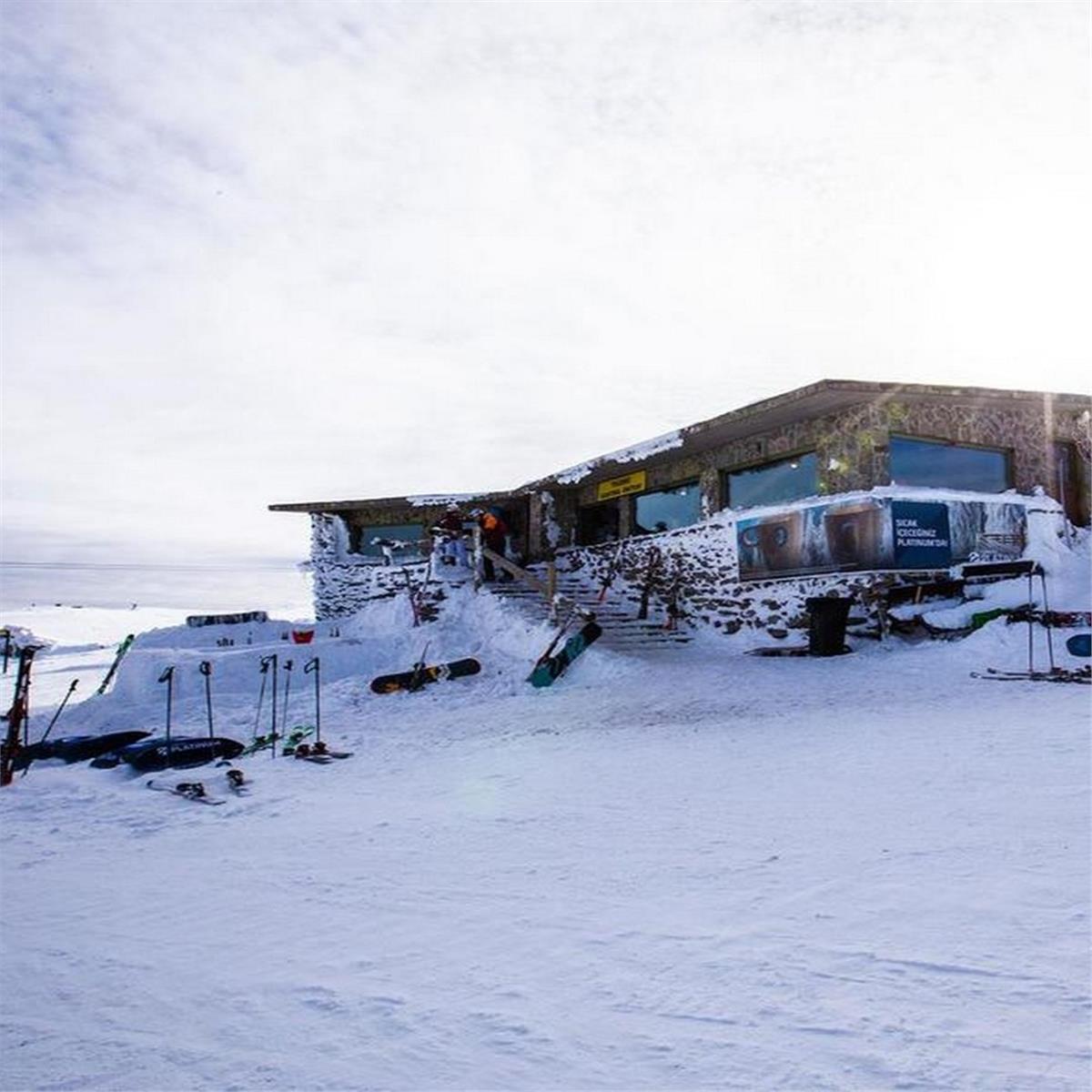 İzmir Çıkışlı 2 gece 3 gün Konaklamalı Abant, Kartalkaya, Kartepe ve Ormanya ile 4'lü Kar Keyfi
