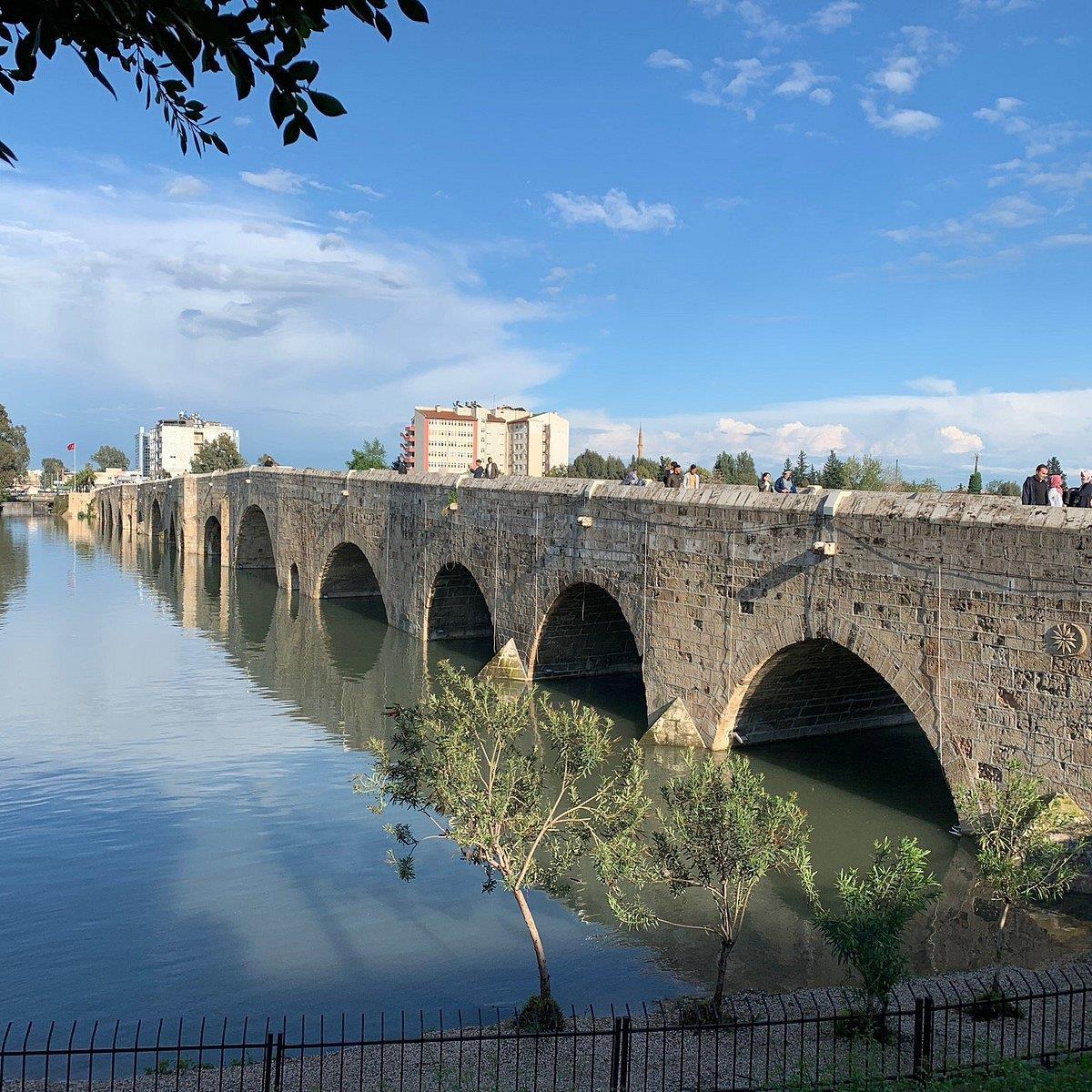 İzmir'den Otobüslü 2 Gece 3 Gün Konaklamalı Adana Lezzet Festivali ve Mersin Tarsus Turu