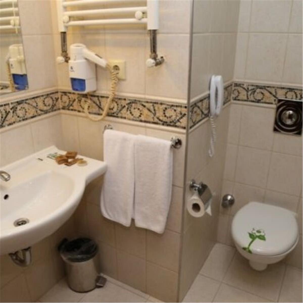 Yılbaşı Özel 1 Gece 2 Gün Konaklamalı Gala Gecesi Dahil Lidya Sardes Termal Hotel & Spa