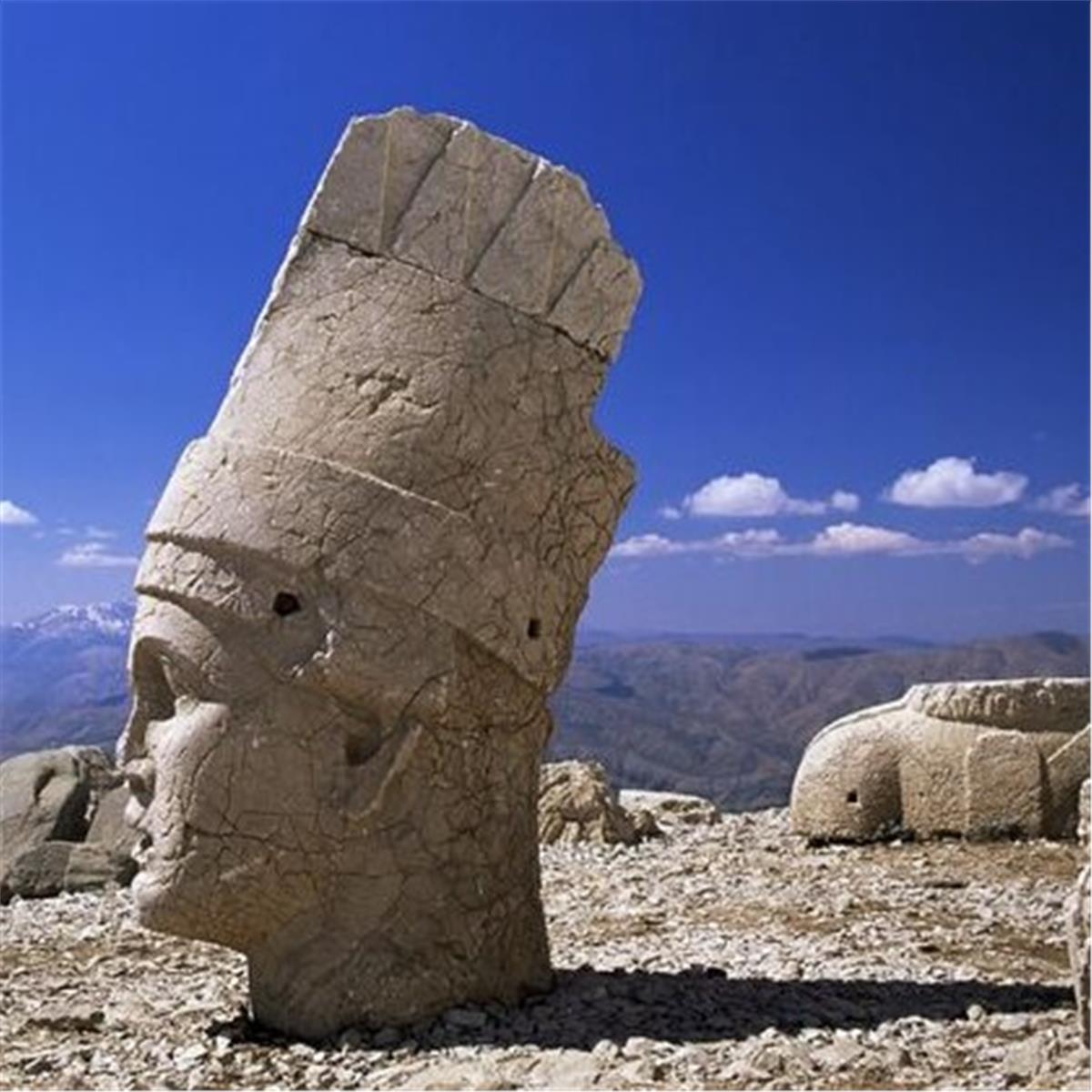 İzmir'den Uçak İle Hareketli Ramazan Bayramı Özel 3 Gece 4 Gün Konaklamalı Vanlı Mardin Urfa Göbeklitepe Turu