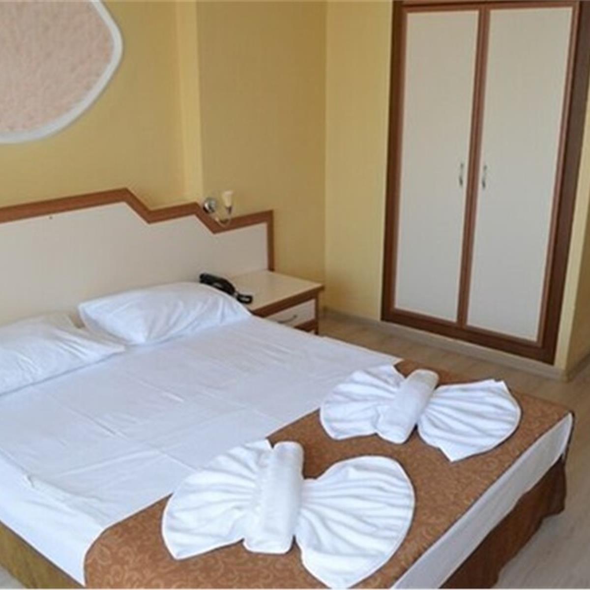 Ayvalık Palas Hotel'de Kahvaltı Dahil Konaklama Seçenekleri