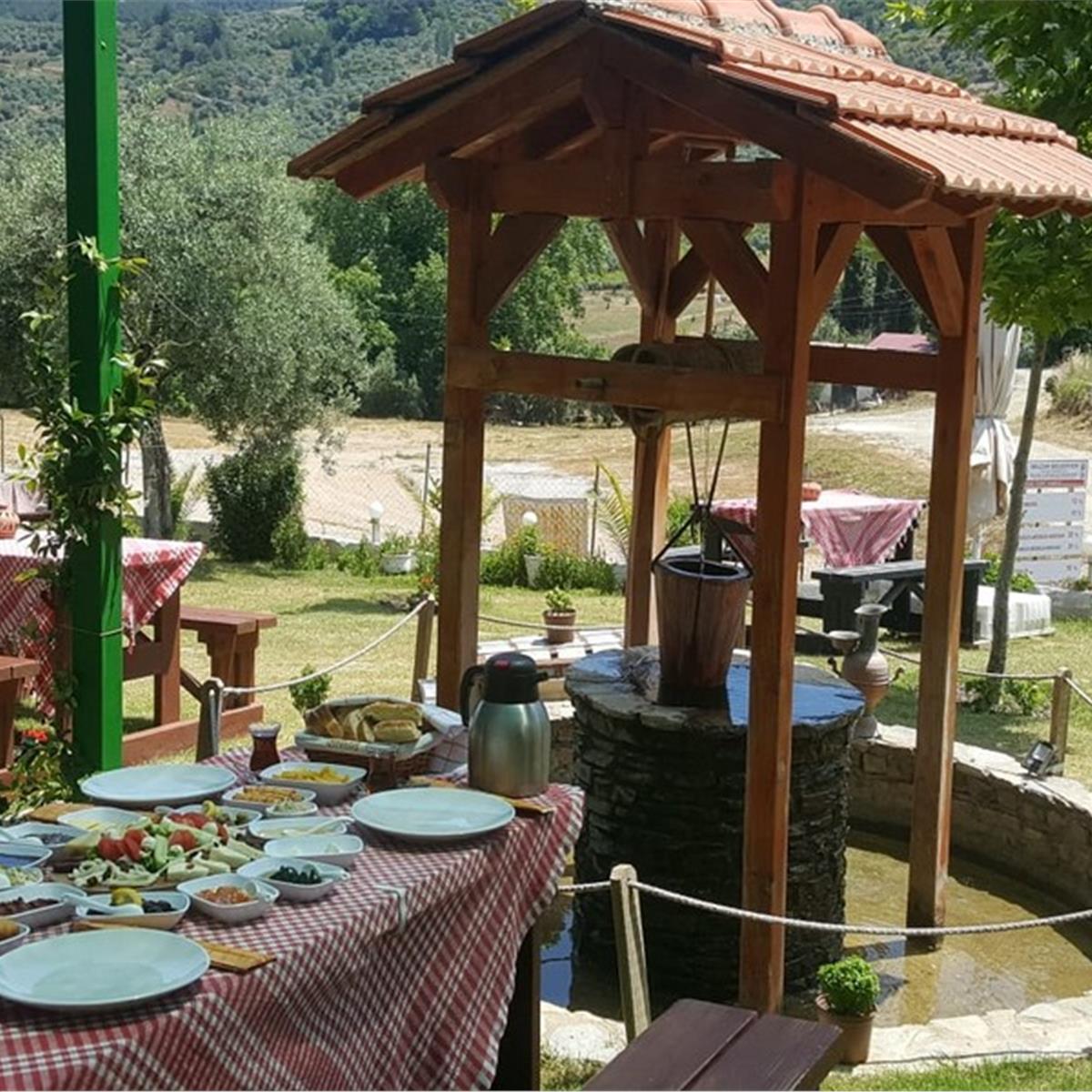 Şirince Keyfince’de Enfes Lezzetler Eşliğinde Serpme Köy Kahvaltısı