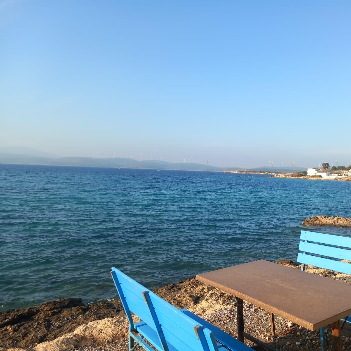 Sığacık Teos Taxi Cafe’de Sınırsız Çay Eşliğinde Denize Nazır Enfes Serpme Kahvaltı Keyfi