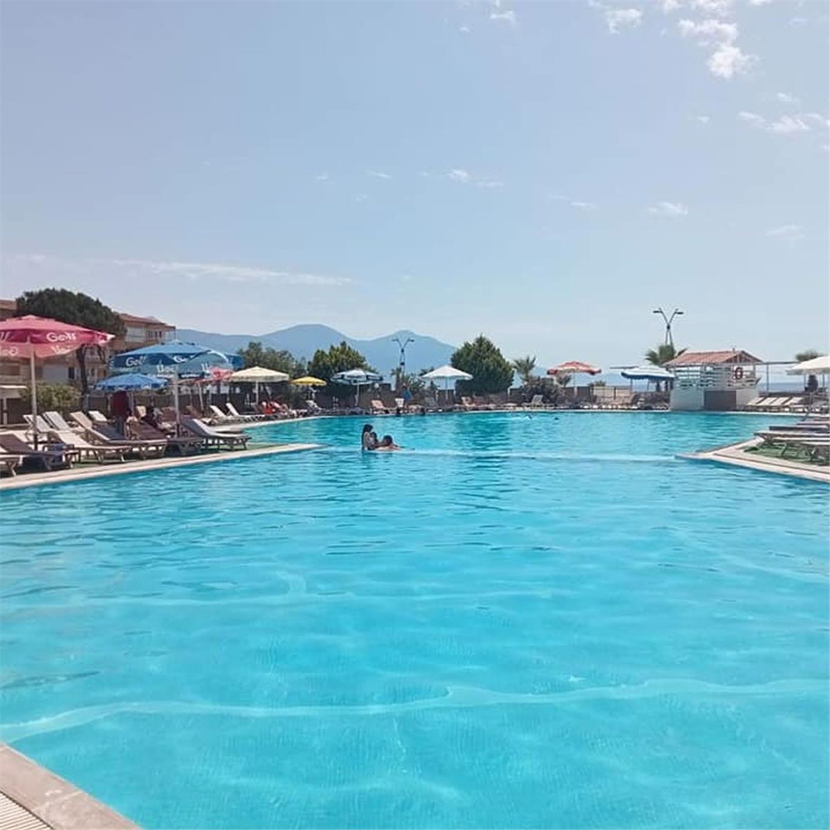 Kuşadası Rainbow Beach Club Gün Boyu Havuz, Plaj Keyfi ile Serpme Kahvaltı