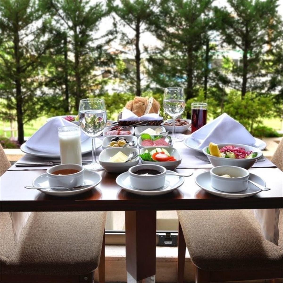 İzmir Çıkışlı Yılbaşı Özel 1 gece 2 gün Termal Otel Konaklama ve Limitsiz içecekli Yılbaşı Gala Yemeği Dahil Bursa Uludağ Turu.