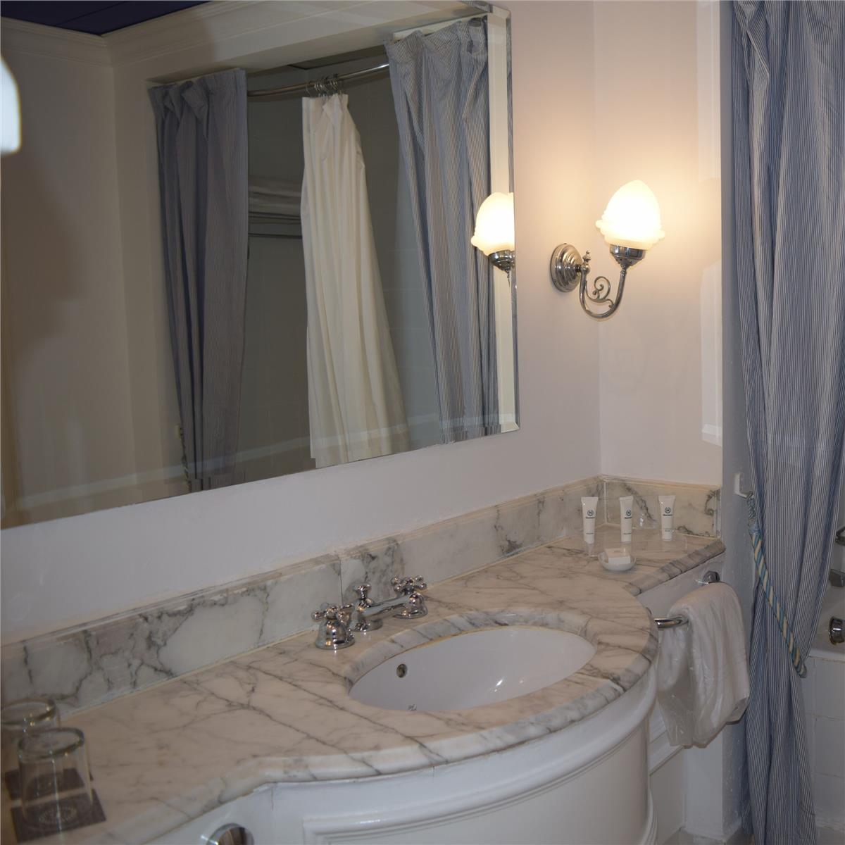 İzmir'den Uçak İle Çıkışlı 3 Gece 4 Gün 5 Yıldızlı Sheraton Sharm Hotel Konaklamalı Sharm El Sheikh Turu