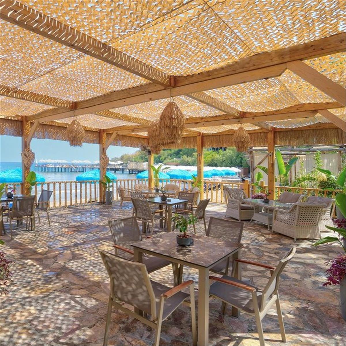 İzmir'den Uçak İle Hareketli Kıbrıs Merit Crystal Cove Hotel'de Ultra Herşey Dahil Konaklama Seçenekleri