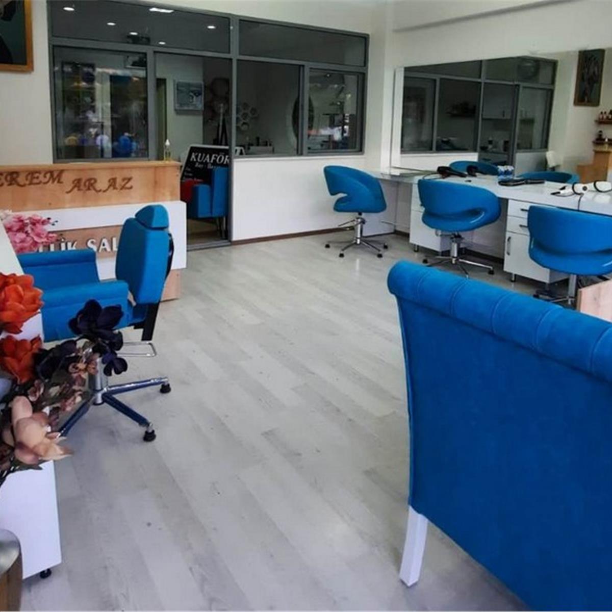 Karşıyaka Kerem Araz Kuaför 3 ve 5 Seanslık Fön Paketleri