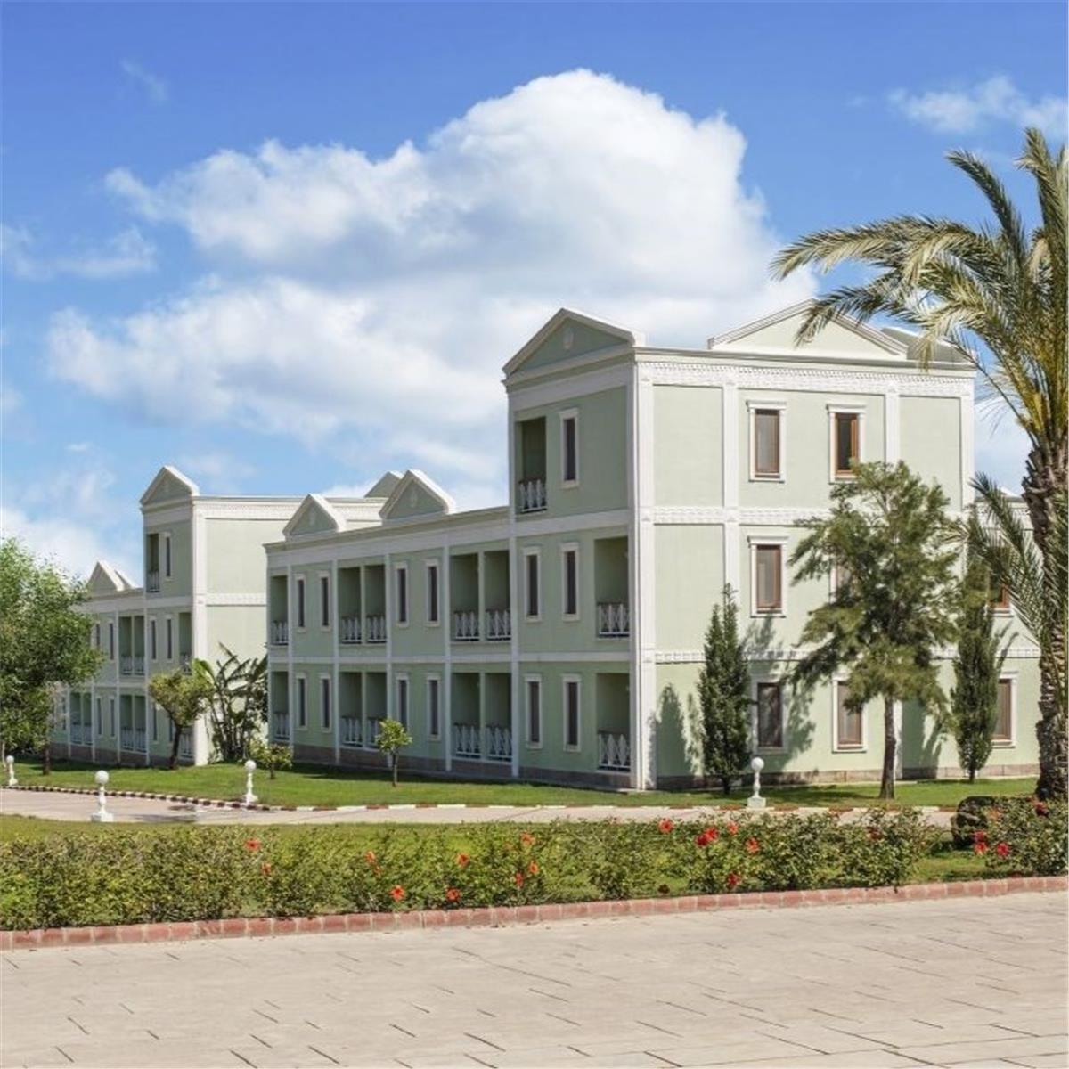 İzmir'den Uçak Bileti ve Otel Transferi Dahil 3 Gece ve 4 Gün Konaklama Kıbrıs Kaya Artemis Resort Hotel'de Derya Uluğ Yılbaşı Galası