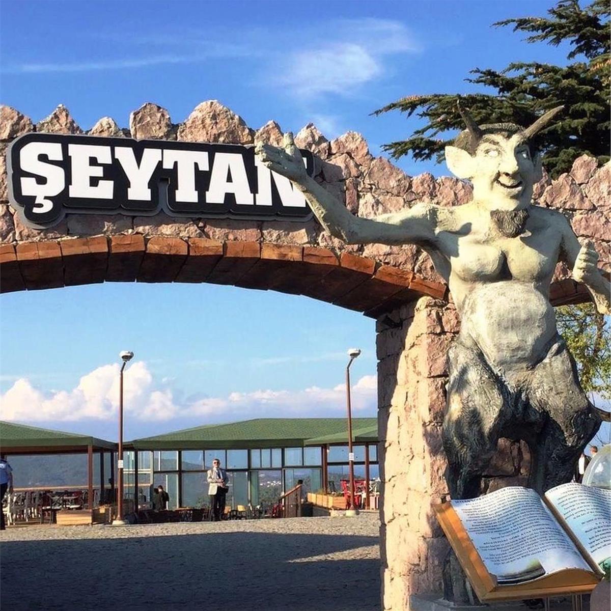 İzmir Çıkışlı 1 Gece 2 Gün Assos, Cunda, Kazdağları Behramkale ile Kuzey Ege Turu.